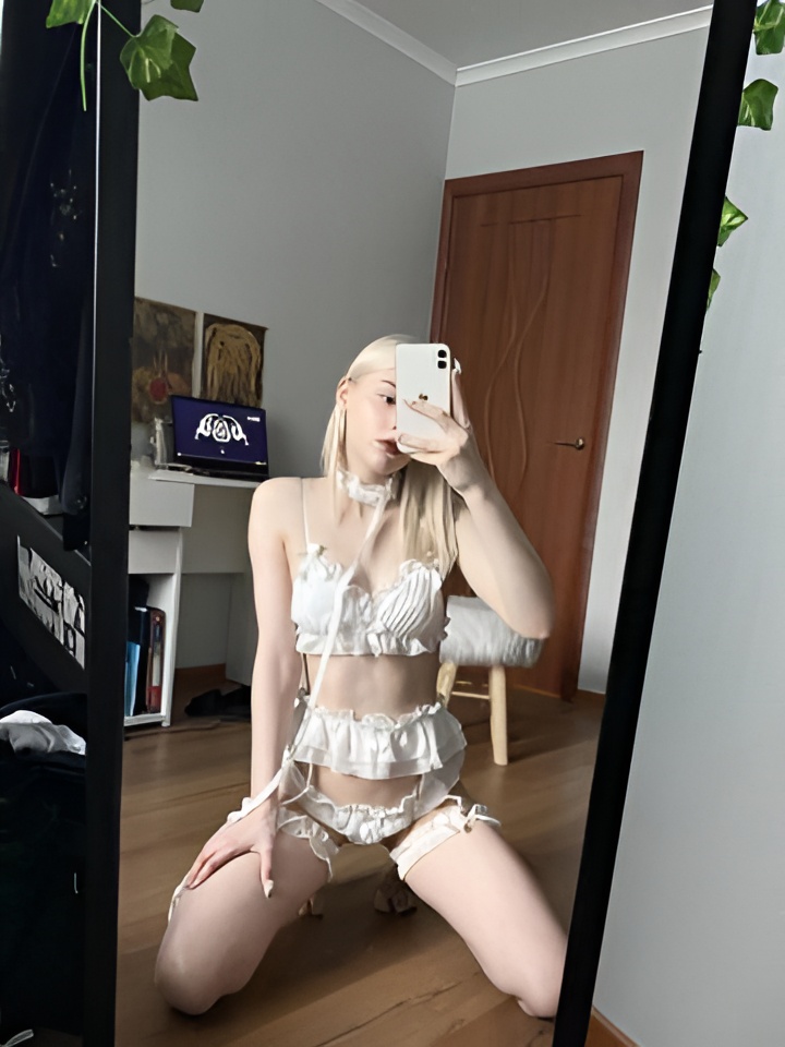 Мальвина привлекальеная девушка из Оха цена от 2000 руб