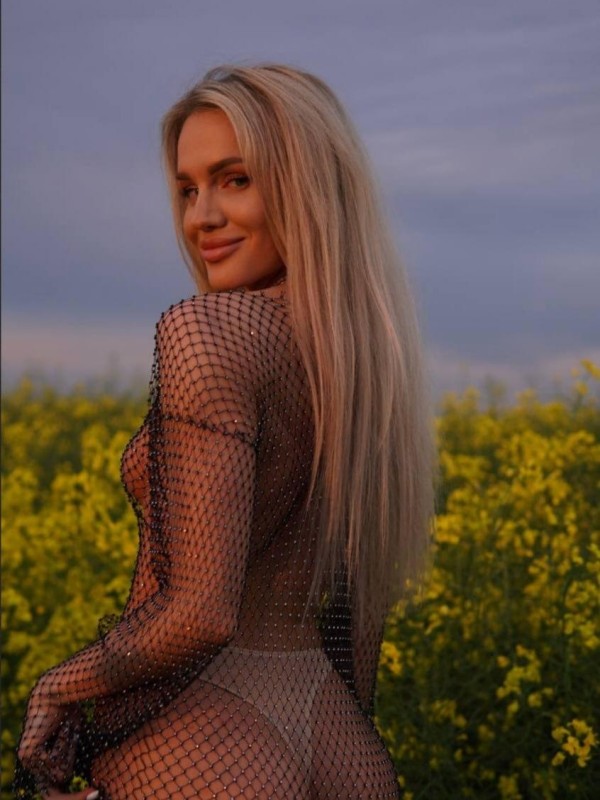 Карина привлекательная девушка из Оха цена от 7000 руб